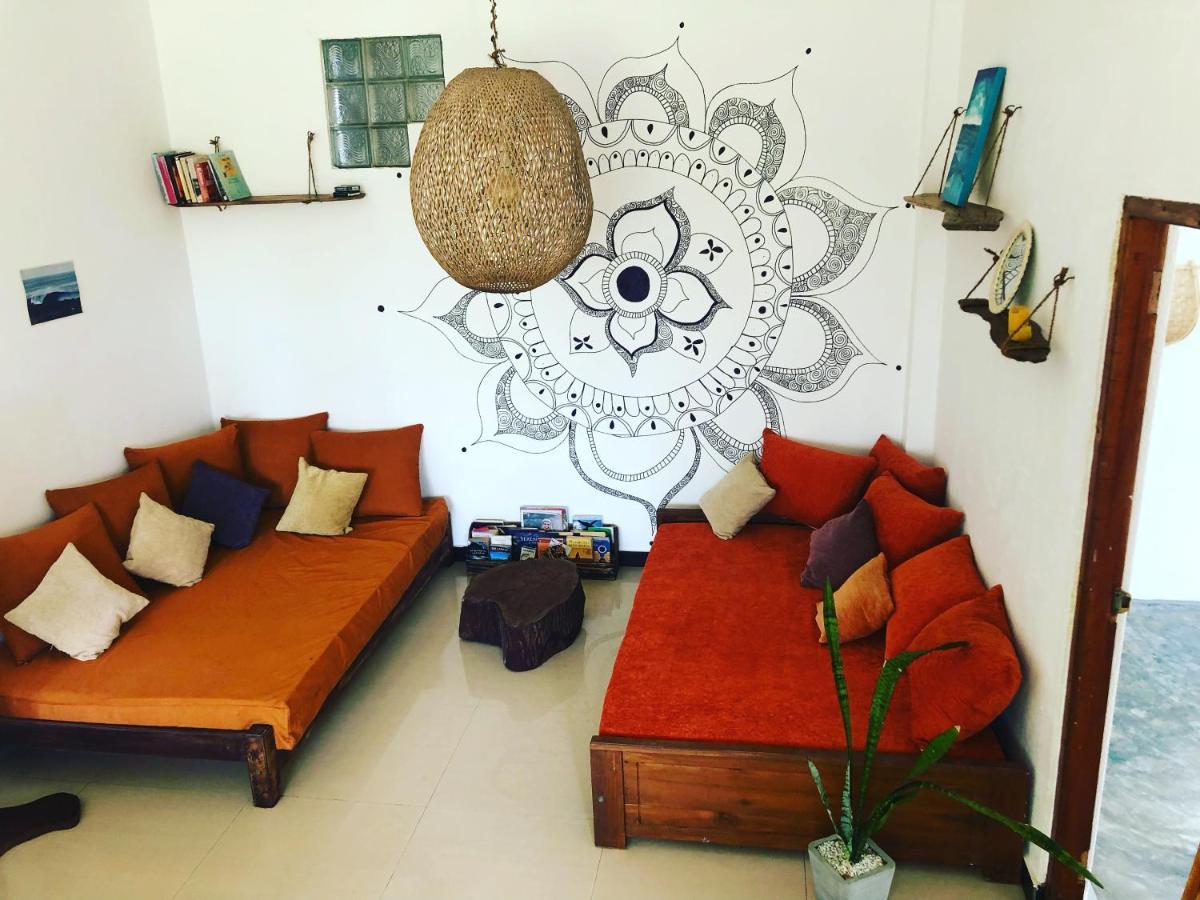 Marshmallow Homestay Ahangama Extérieur photo